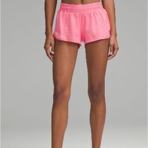 Lululemon Hotty hot low rise 2.5” shorts sakura pink